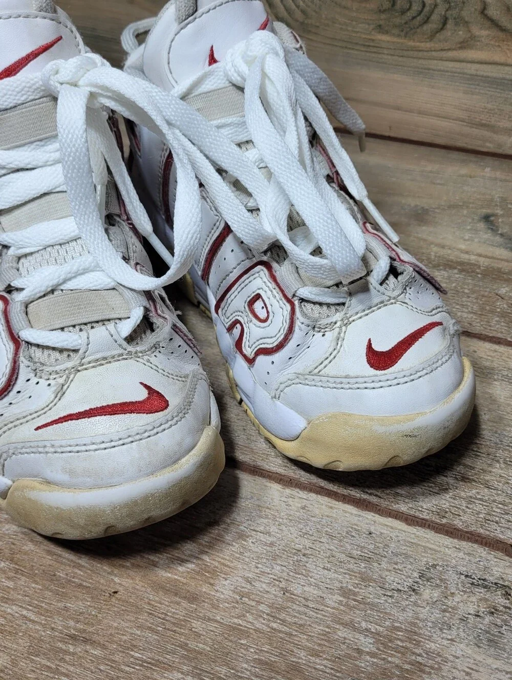 Nike Air More Uptempo Youth Sneakers Size 1.5Y White Red Varsity Logo DJ5989-100